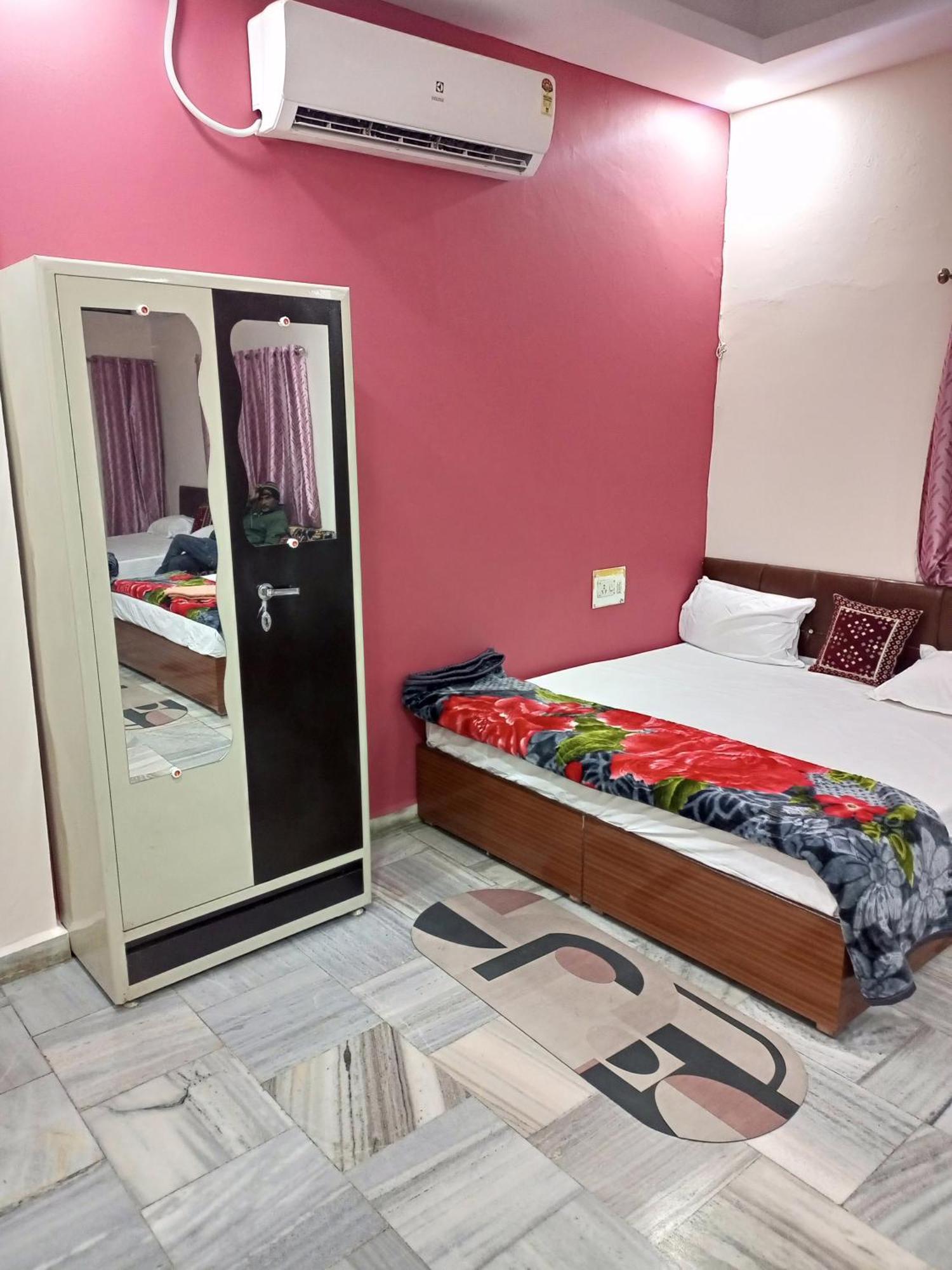 Aashirwad Residency Bed and Breakfast Ujjain Exteriör bild